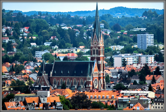 Die Herz-Jesu-Kirche bzw. Pfarrkirche Graz-Herz Jesu ist eine im neugotischen Backsteinstil erbaute römisch-katholische Kirche im Grazer Stadtteil St. Leonhard.