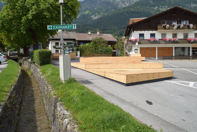 Am 11. August wird der neue Dorfplatz eingeweiht. Er soll in Zukunft mit Konzerten und Bauernmärkte bespielt werden.