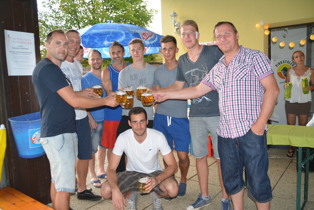 Ein kühles Bier erfrischte die Besucher in Welgersdorf