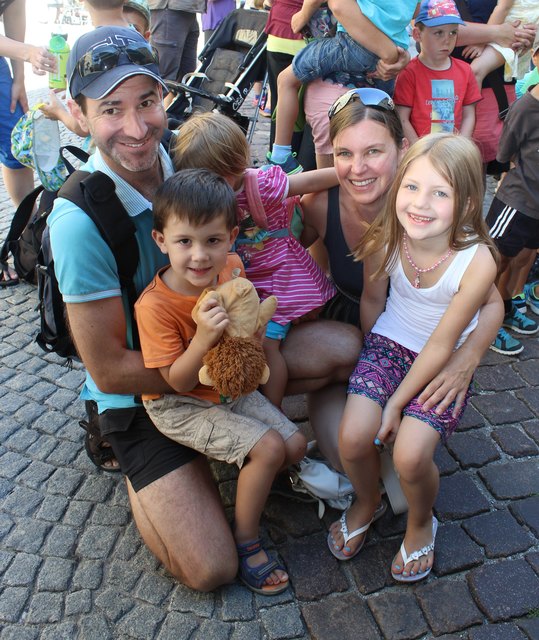 Kamen für RatzFatz extra nach Hall: Die Familie Lechner-Kleinlercher aus Rum.