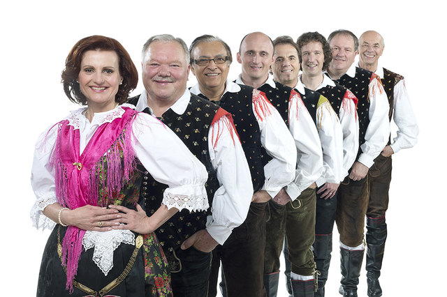 Die Alpenoberkrainer mit Akkordeonist Denis Navato: am 24. August auf der Burgarena Finkenstein - mit dabei: Sašo Avsenik und seine Oberkrainer | Foto: MCP