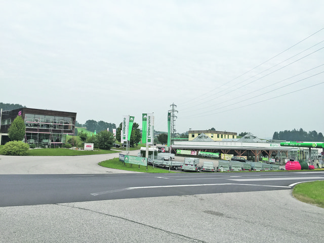 Am Stadtrand, neben der Firma Ignis und dem Lagerhaus, soll das Bordell entstehen.
