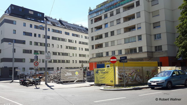 Ecke - Heinestraße 22-28/ Zirkusgasse 49 / Große Stadtgutgasse 33 - Lidl Werbung ist schon da!