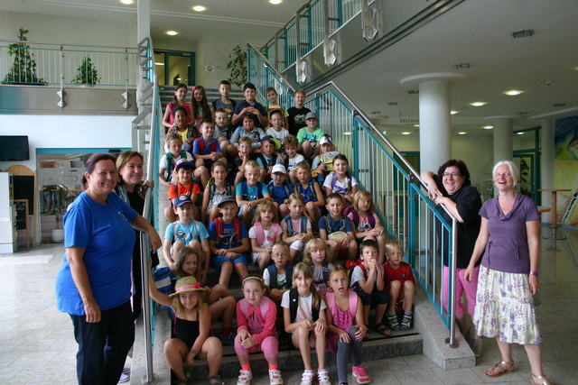 48 Kids besuchten im Rahmen des Eisenstädter Ferienspiels das WIFI Burgenland in der Landeshauptstadt. Dort warteten zahlreiche Workshops und eine digitale Werkstatt.