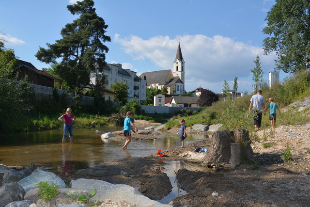 Das neue Gusenidyll im Schatten der Pfarrkirche lockt viele Familien an.
