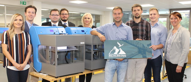 Vertreter der Jungen ÖVP und die Abgeordneten Winzig und Langer-Weninger bei EVO-tech.