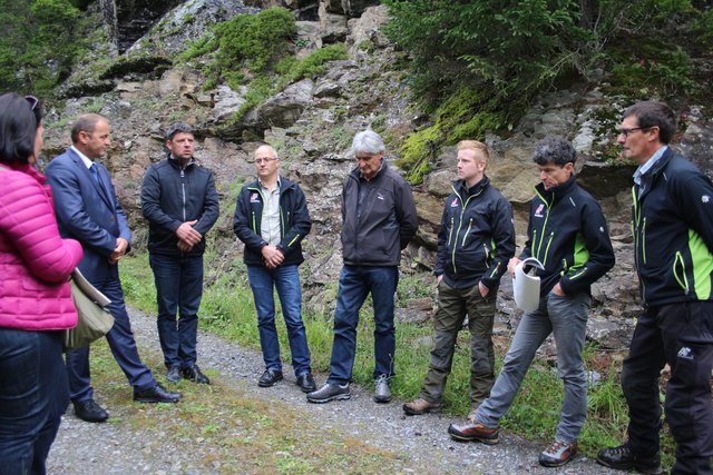 Bürgermeister Richard Grüner bedankte sich für die ausgezeichnete Zusammenarbeit mit sen Agrargemeinschaften und den Förstern.