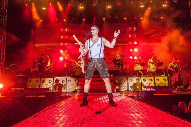 Andreas Gabalier wird am Samstag das Stadion rocken! | Foto: Lobenwein