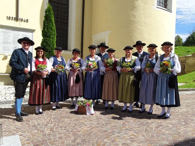 Die Trachtengruppe Maria Rain, diesmal auch mit Bürgermeister Franz Ragger (l.) | Foto: KK