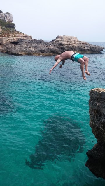 Cliffdiving Cale des Llombards