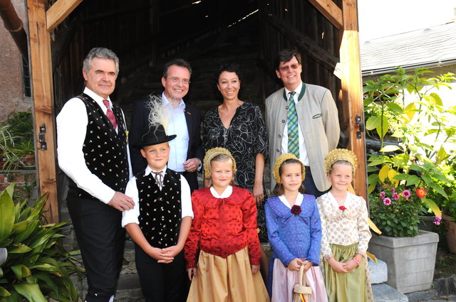 Architekt Thomas Tauber, Bürgermeister Hubert Trauner, Ursula Strauss und Obmann des Tourismusvereines Wolfgang Winiwarter.