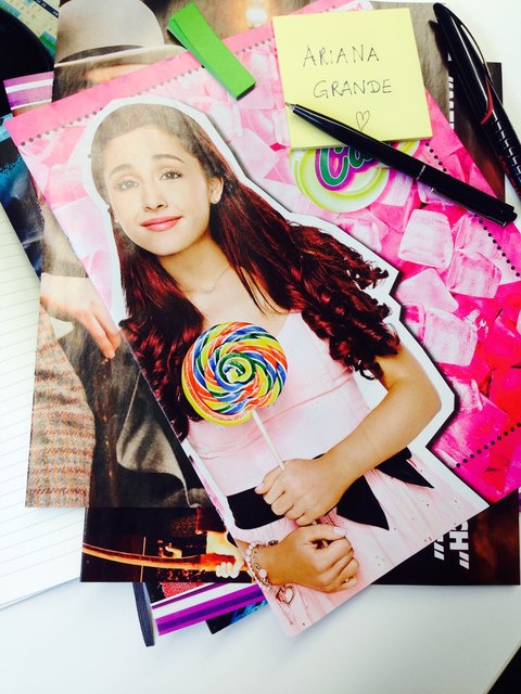 Bringt Ariana Grande ihr Album noch einmal heraus?