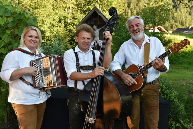 Die Gruppe "De drei aus Tirol".