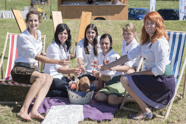 Die sechs steirischen Weinblüten Claudia, Kathrin, Anne, Bettina, Beatrix und Sigrid (v.l.)