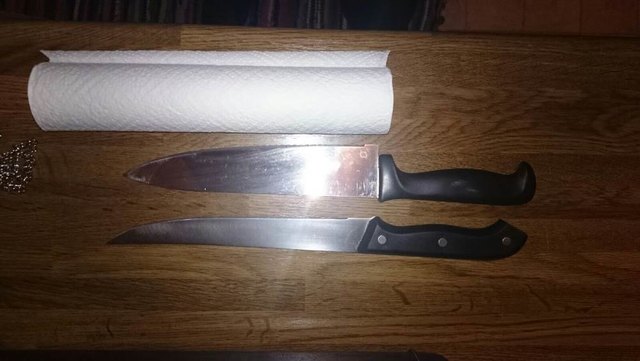 Mit diesen Messern bedrohte der 32-Jährige seine Lebensgefährtin. | Foto: LPD-Wien