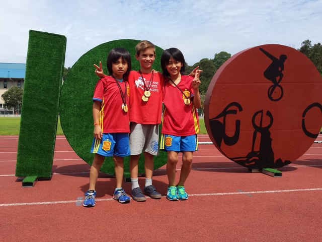 Luki Treitler (m) eroberte 3 Medaillen und musste sich über 400m Bahn nur den beiden Japanern geschlagen geben. | Foto: One Wheel Dragons