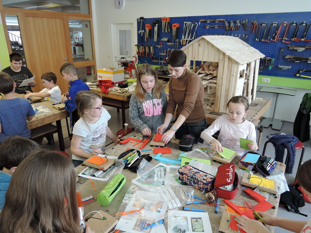 "Tools for talents": Schüler der Volksschule Ybbsitz bauen ein "E-Quiz". | Foto: Zukunftsakademie Mostviertel