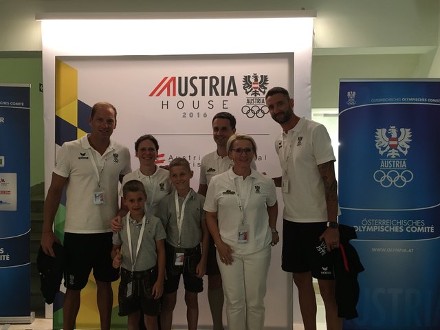 Ein gemeinsames Foto mit den Beach-Volleyballern Clemens Doppler und Alexander Horst. | Foto: KK