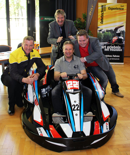 v.l. Robert Pichler ÖAMTC Fahrtechnikzentrum in Mail-St.Veit, Bert Stubinger (hinten), Gottfried Würcher und Roberto Kogler freuen sich auf ein spannendes Rennen