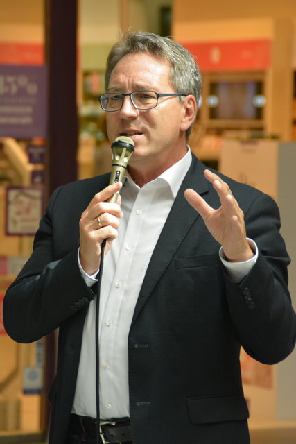 "Das Rote Kreuz war von Anfang an Fels in der Brandung", erinnerte sich Bgm Martin Krumschnabel.