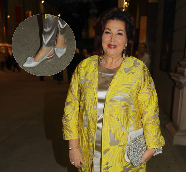 Festspiel-Protokollchefin Suzanne Harf ist täglich stundenlang auf den Beinen. "Das wichtigste in meinen Job sind die Schuhe." Elegante, flache Schuhe. | Foto: Franz Neumayr