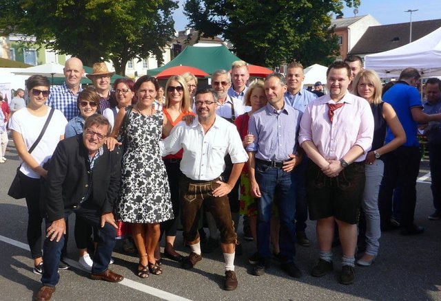 iele Tragweinerinnen und Tragweiner besuchen jährlich das Weinfest Vinum in Perg. Ernst Brandstetter organisierte einen Bus für eine gemeinsame Fahrt. | Foto: Manfred Leitner