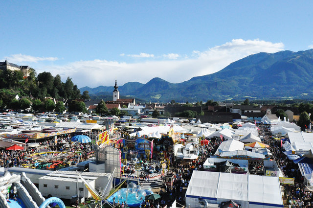Auf dem beeindruckenden Gelände des Bleiburger Wiesenmarktes geht es vom 2. bis 5. September wieder rund (Foto: Christine Ottowitz)