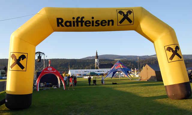 Eingang zum Fallschirmspringerzielgeände