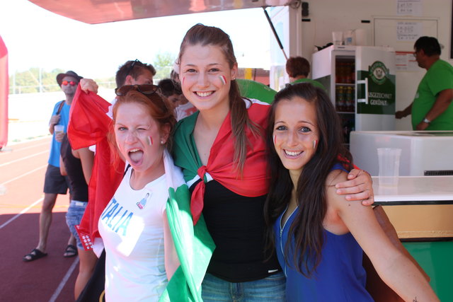 Die italienischen Fans wissen wie man anfeuert - das italienische Team schaffte es aber nicht ins Finale.
