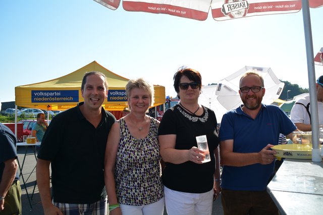 Paul Magg, Luise Theuretzbacher, Waltraud Stöckl und Friedrich Salzer in Steinakirchen am Forst.