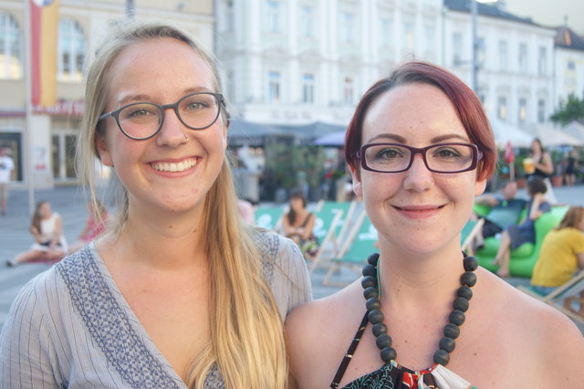 Lieben authentische Literatur, die von Herzen kommt: Fiona Karl und Magdalena Streif. | Foto: Huber
