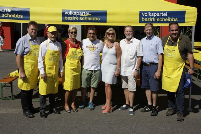 Die Politiker aus dem Bezirk Scheibbs legten sich bei "olle miteinaund" für die Gäste ordentlich ins Zeug. | Foto: Auer