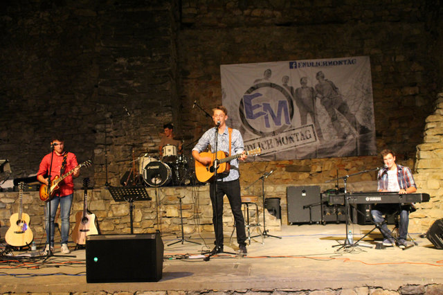 "Endlich Montag" spielte gut eine Stunde auf Burg Obervoitsberg. | Foto: Cescutti