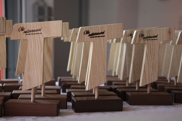 Die Trophäen für die Teilnehmer des Talentecontests beim Generationenfest der Bezirks-ÖVP in Steinakirchen. | Foto: Auer