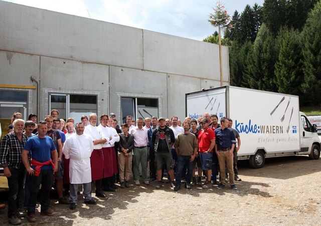 An der Küche Waiern wird fleißig gearbeitet. Im Frühjahr 2017 soll der Betrieb anlaufen | Foto: KK