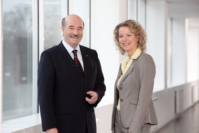 Manfred Benischko, WKO-Bezirksstellenobann und Andrea Danda-Bäck, Leiterin der WKO Linz-Land. | Foto: Werner Harrer