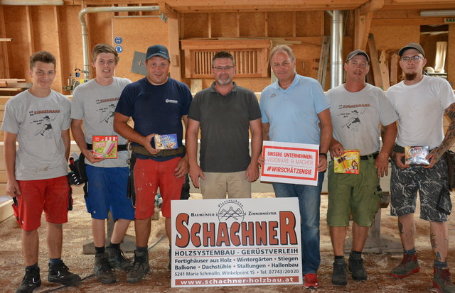 Firma Schachner in Maria Schmolln
3. von links: Klemens Steidl, 4. von links: Geschäftsführer Hermann Schachner und Mitarbeiter | Foto: WB / Mühlbacher