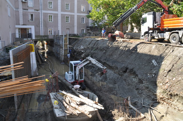 Im Bereich der "Farbmühle Friessnegg" sind die Arbeiten am Hochwasserschutz noch im vollem Gange | Foto: Friessnegg