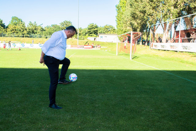 Der Minister beim Gaberln. | Foto: Max Spitzauer