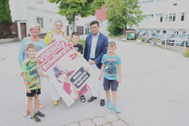Das SPÖ-Bezirksteam mit Ingrid Salamon, Inge Posch-Gruska und Christian Illdeits setzten auf neue Initiativen & faire Bildung. | Foto: SPÖ