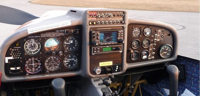 Cockpit einer DV 20 Katana