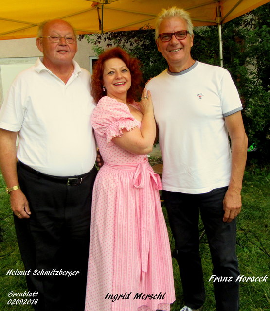 Ich musste fast alle Fotos ausschneiden (denn der Hintergrund Mauer war so verschmiert) furchtbar was da immer passiert.