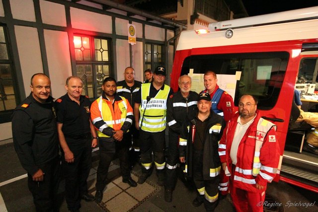 Im Einsatz der Abschnittsübergreifenden Feuerwehrübung im Rekawinkler Tunnel standen 84 Feuerwehrmitglieder in 14 Fahrzeugen, 20 Rettungskräfte von RK und ASB in 5 Fahrzeugen, 2 Mitarbeiter der ÖBB in 1 Fahrzeug im Einsatz.