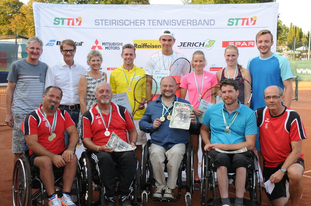 STTV-Präsidentin Barbara Muhr und Bgm. Marcus Martschitsch gratulierten den erfolgreichen Teilnehmer.