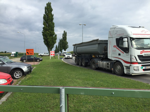 Logistikzentrum würde Kapazität von Schwadorf sprengen.