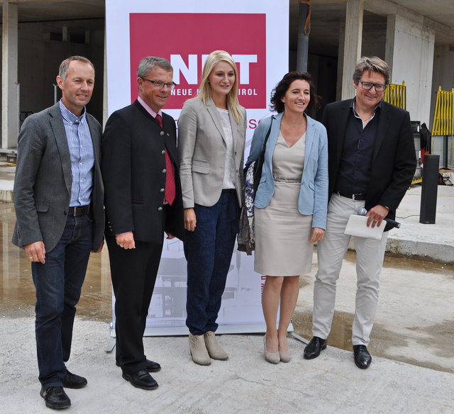 Im Bild von links nach rechts: Bgm Andreas Egger Aschau, Bgm Robert Pramstrahler Zell am Ziller, LAg Kathrin Kaltenhauser, Bgm MMag Monika Wechselberger Mayrhofen und NHT GF Hannes Gschwentner