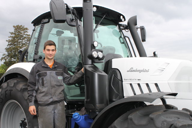 Walter Haslehner (19) arbeitet bei der Firma Agrartechnik in Pettenbach als angehender Landmaschinentechniker.