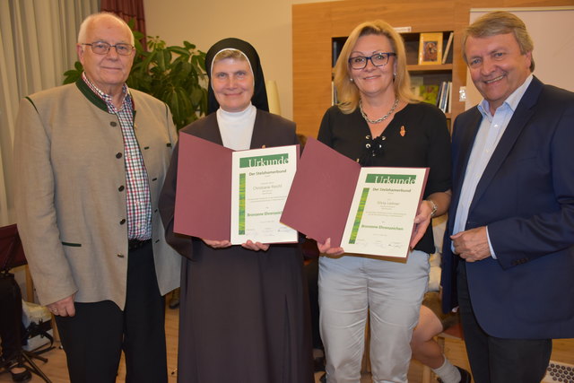 Stelzhamerbund Ehrung in Bad Kreuzen, im 1. Zentrum für der Traditionellen Europäischen Medizin.