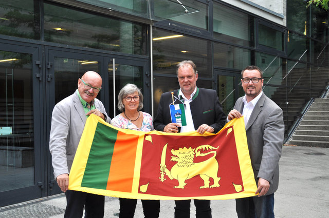 Stehen hinter „Lachen trocknet Tränen“: Peter und Gerda Kowal, Bürgermeister Martin Treffner und Peter Michael Kowal (von links)