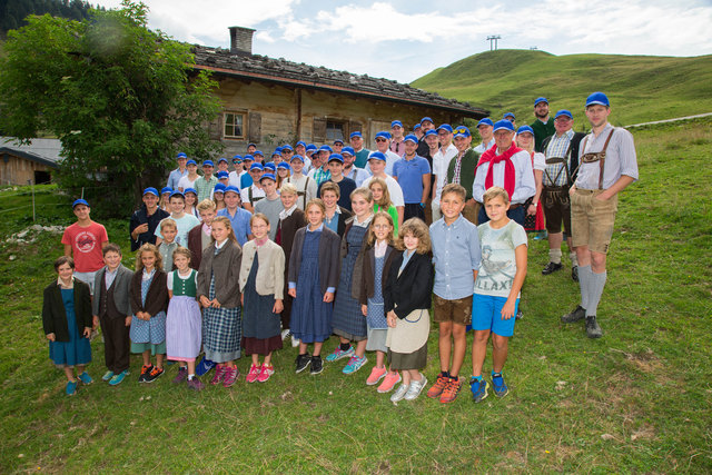 Salzburger Adventsingen: Generationentreffen unserer Hirten auf der idyllische Loferer-Alm Foto: Neumayr/MMV 4.9.2016 Die Hirterbuam und Hirtermadln der vergangenen Jahrzehnte